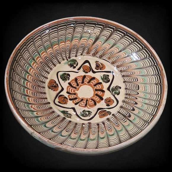 Late 19th Century Vintage Romanian Horezu Pottery Clay Art Swirl Decorative Bowl